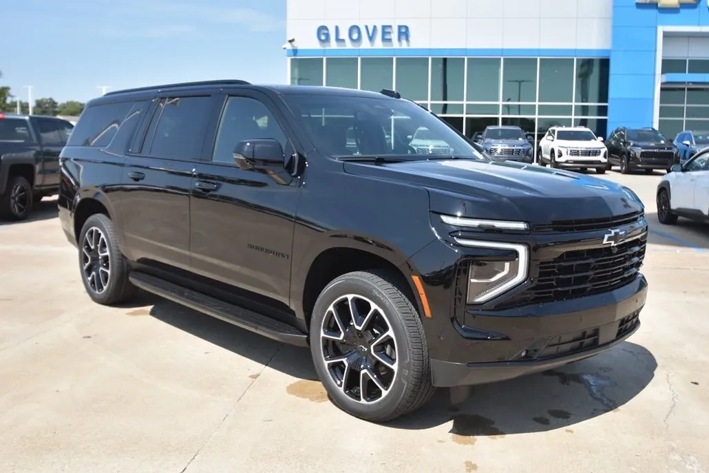 2026 Chevrolet Suburban RST photo 1