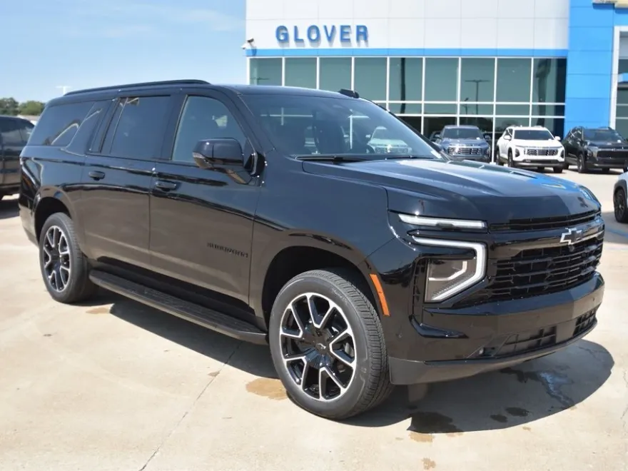 2026 Chevrolet Suburban RST photo 1