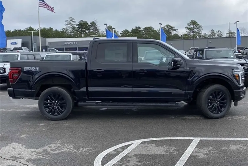 2025 Ford F-150 Lariat photo 1