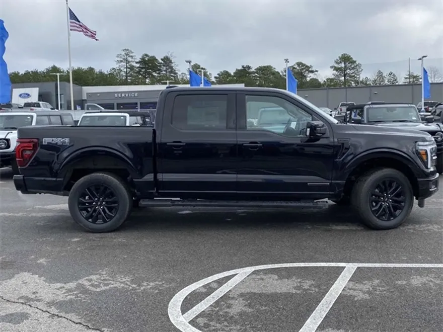 2025 Ford F-150 Lariat photo 1