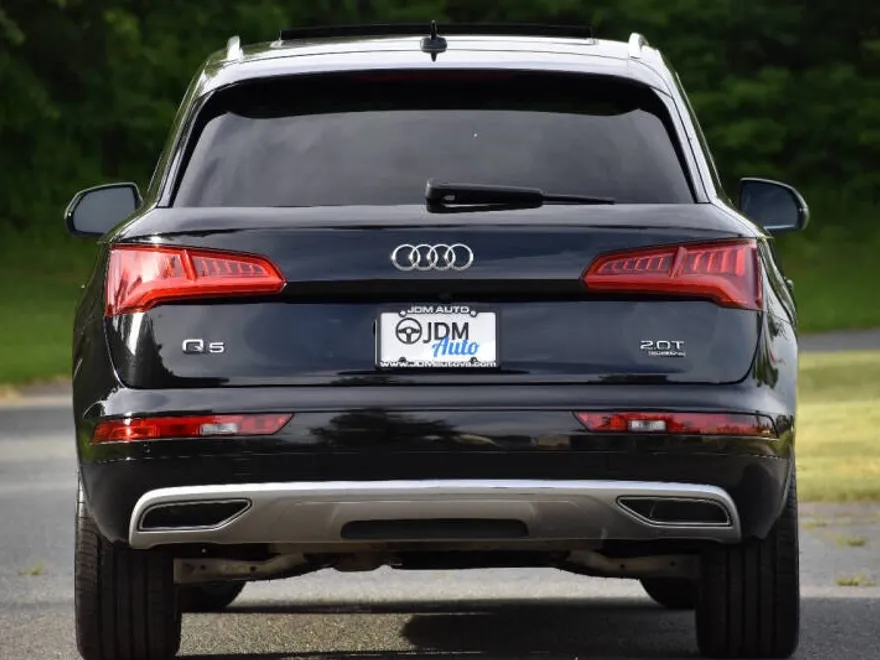 2018 Audi Q5 2.0T Premium Plus photo 1