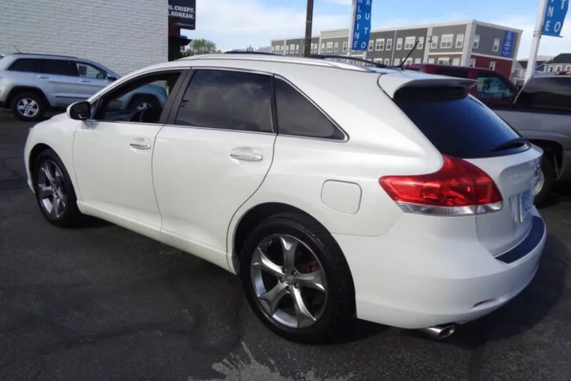 2011 Toyota Venza photo 1