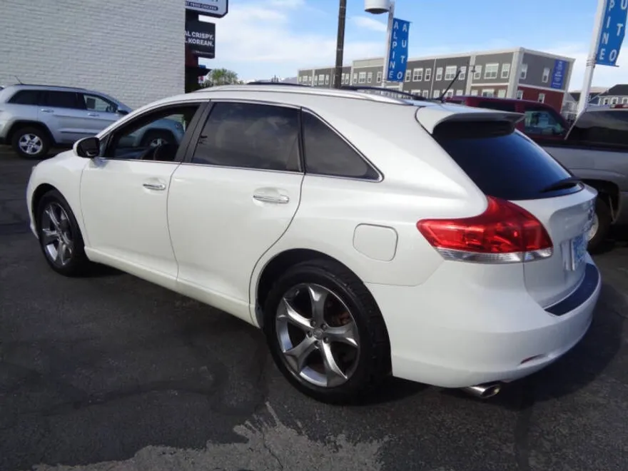 2011 Toyota Venza photo 1