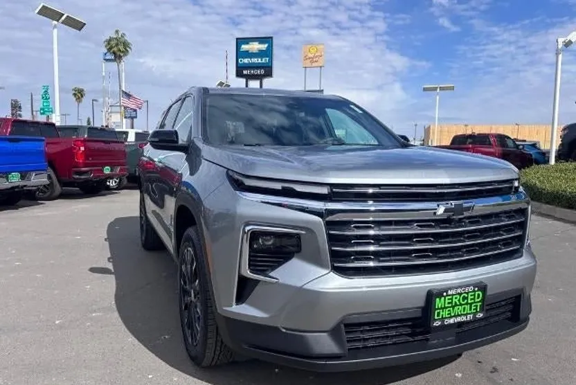 2026 Chevrolet Traverse 1LT photo 1