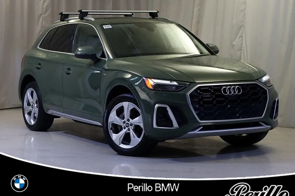 2022 Audi Q5 S line Premium Plus photo 1