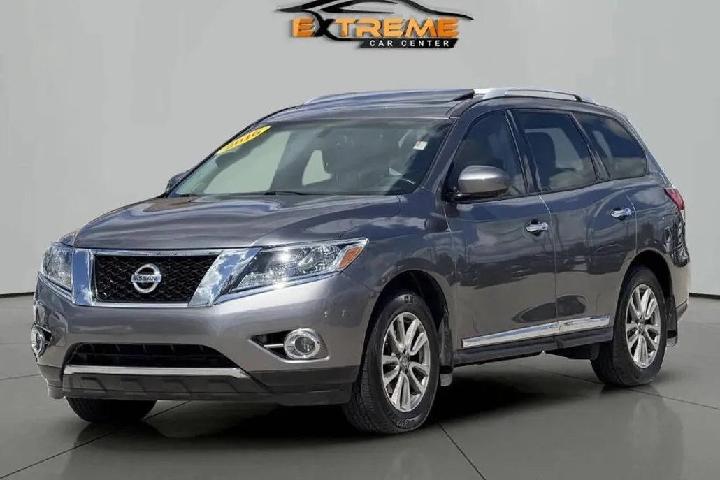 2016 Nissan Pathfinder SL photo 1