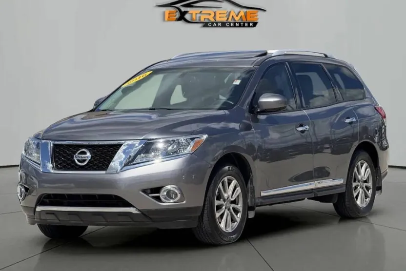 2016 Nissan Pathfinder SL photo 1