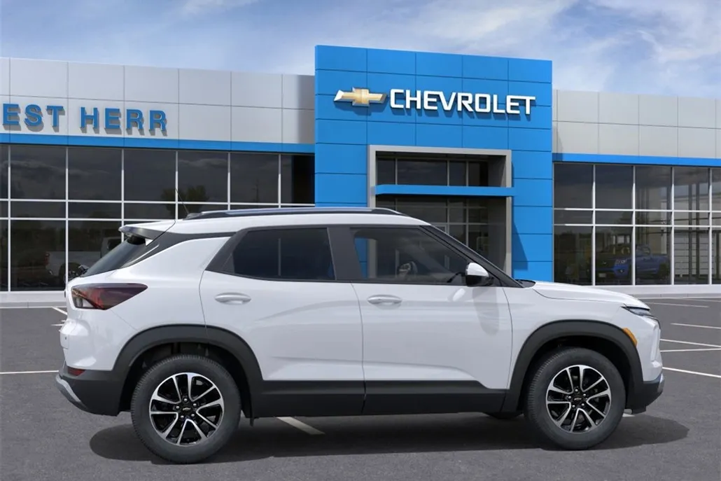 2026 Chevrolet Trailblazer LT photo 1