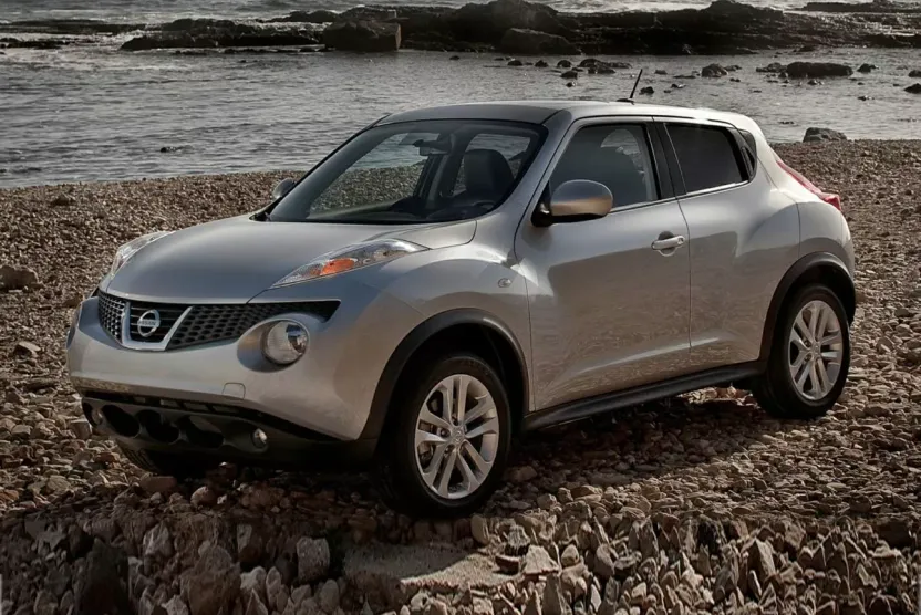 2011 Nissan Juke SV photo 1