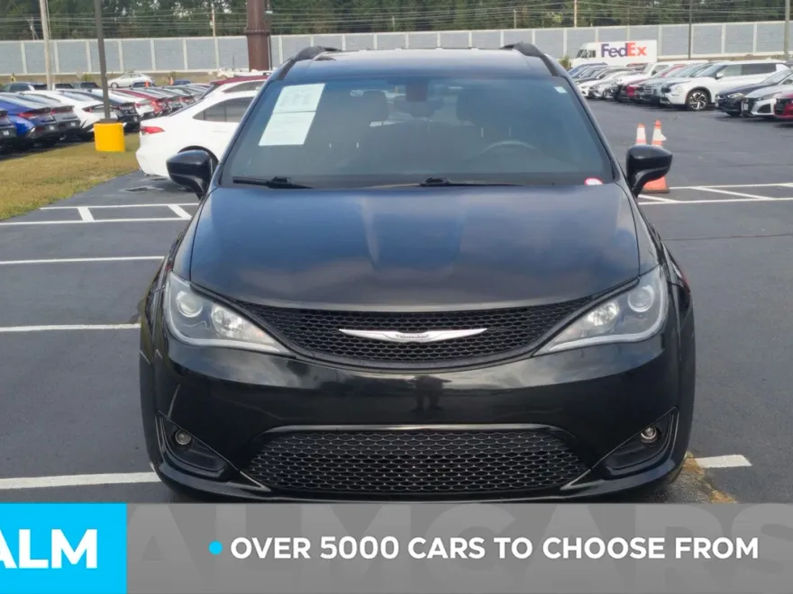 2018 Chrysler Pacifica Touring L photo 1