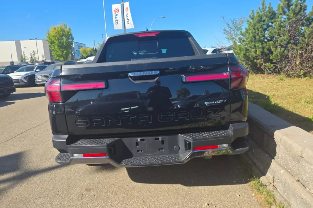 2025 Hyundai Santa Cruz SEL Activity photo 1