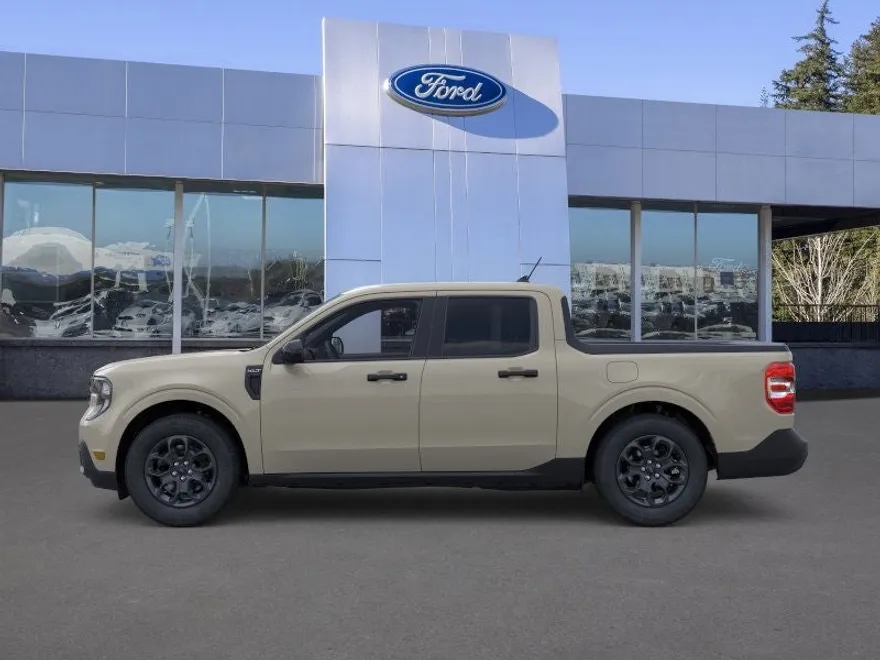 2025 Ford Maverick XLT photo 1