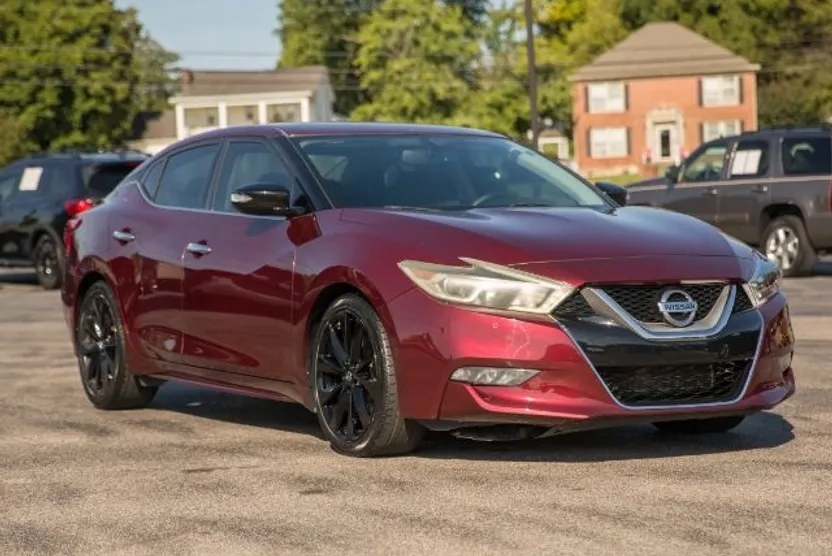 2017 Nissan Maxima SR photo 1