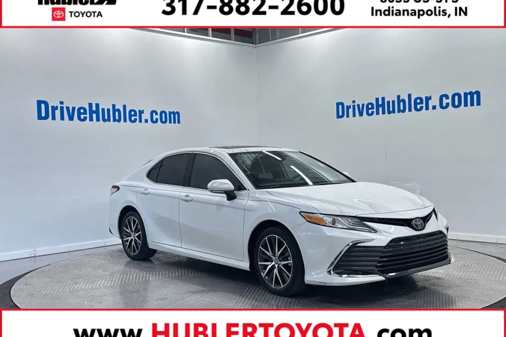2022 Toyota Camry Hybrid XLE photo 1