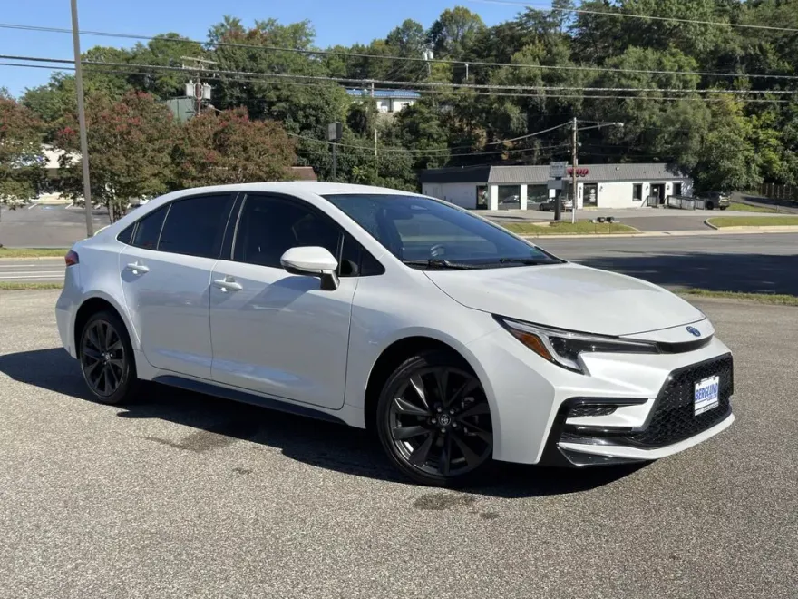 2024 Toyota Corolla Hybrid SE photo 1