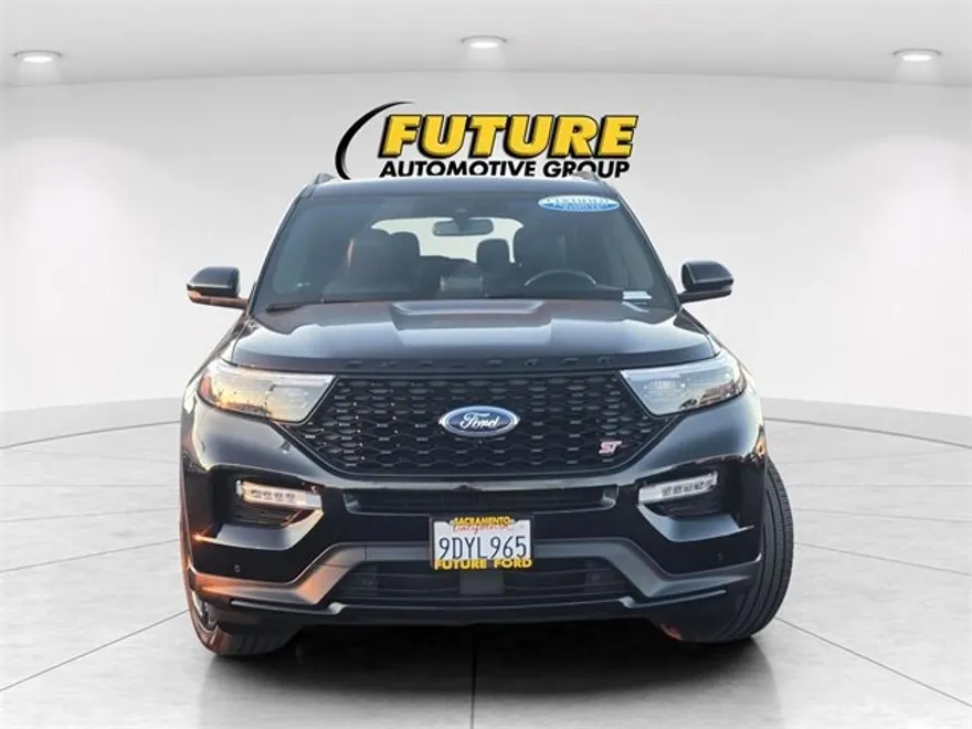 2022 Ford Explorer ST photo 1