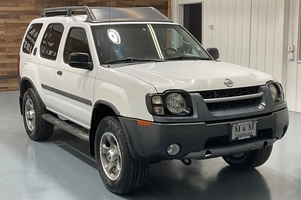 2002 Nissan Xterra XE photo 1