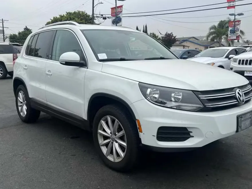 2017 Volkswagen Tiguan Wolfsburg Edition photo 1