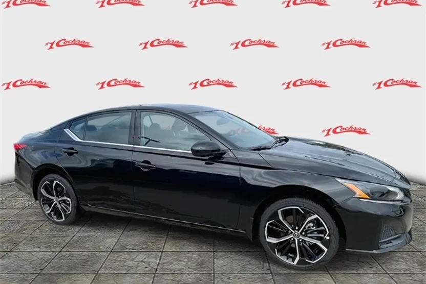 2025 Nissan Altima 2.5 SR photo 1