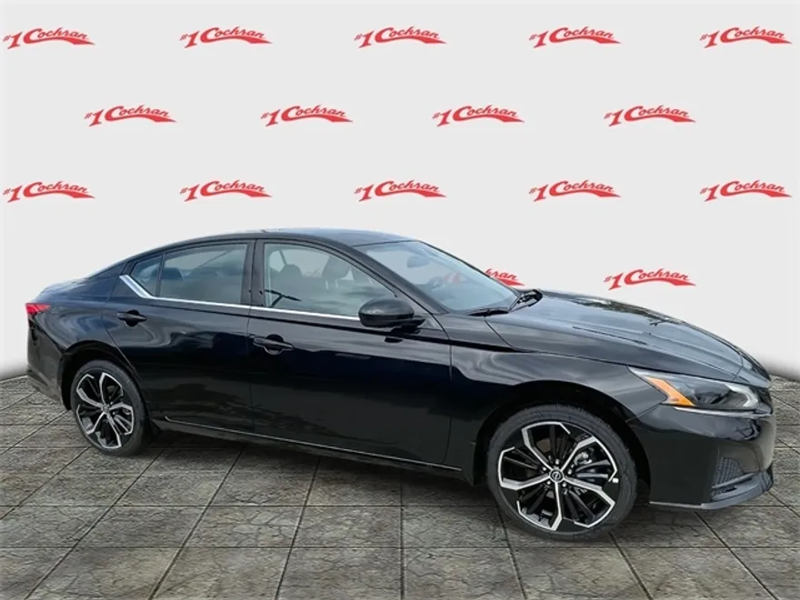 2025 Nissan Altima 2.5 SR photo 1