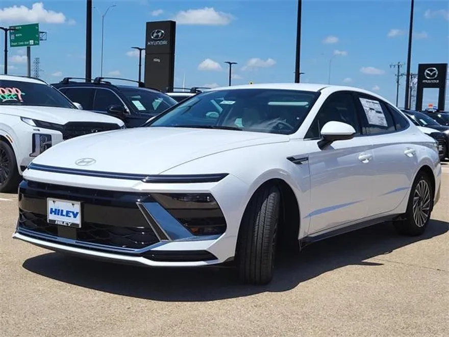2025 Hyundai Sonata Hybrid SEL photo 1