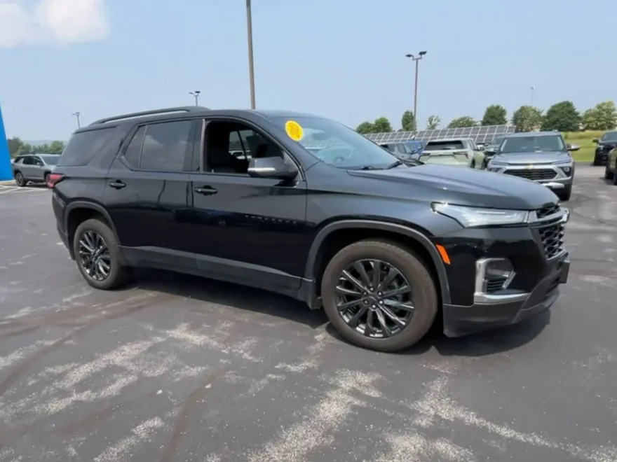 2023 Chevrolet Traverse RS photo 1