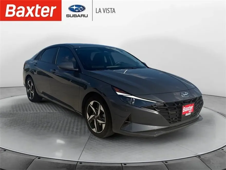 2023 Hyundai Elantra SEL photo 1