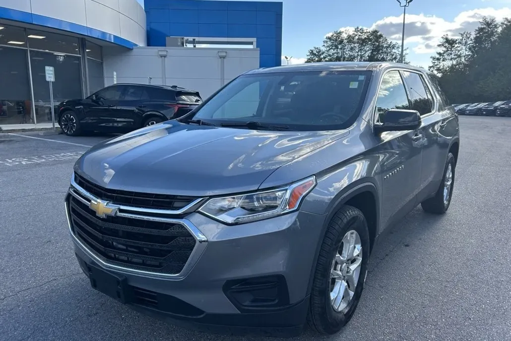 2019 Chevrolet Traverse LS photo 1