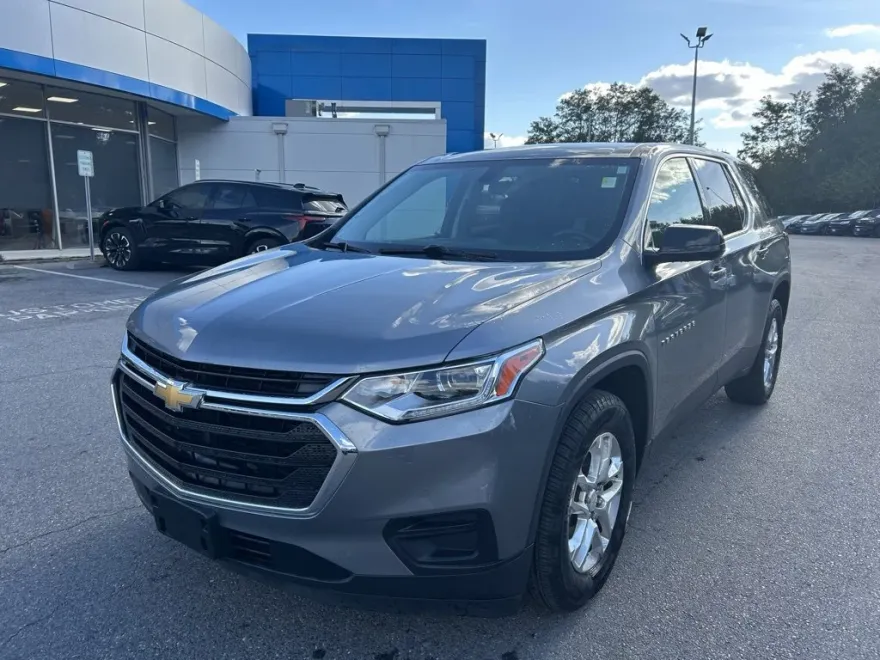 2019 Chevrolet Traverse LS photo 1