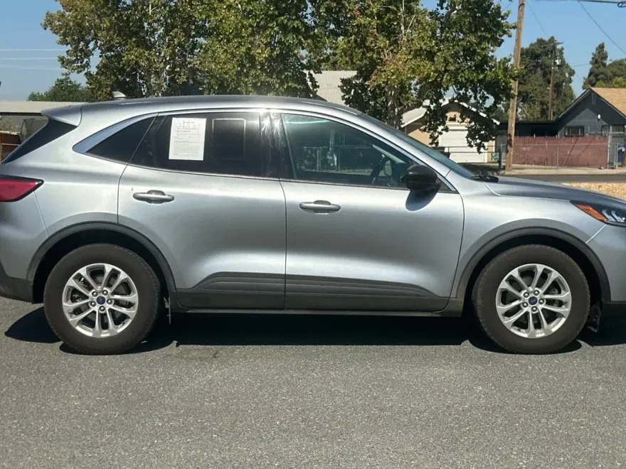 2022 Ford Escape SE photo 1