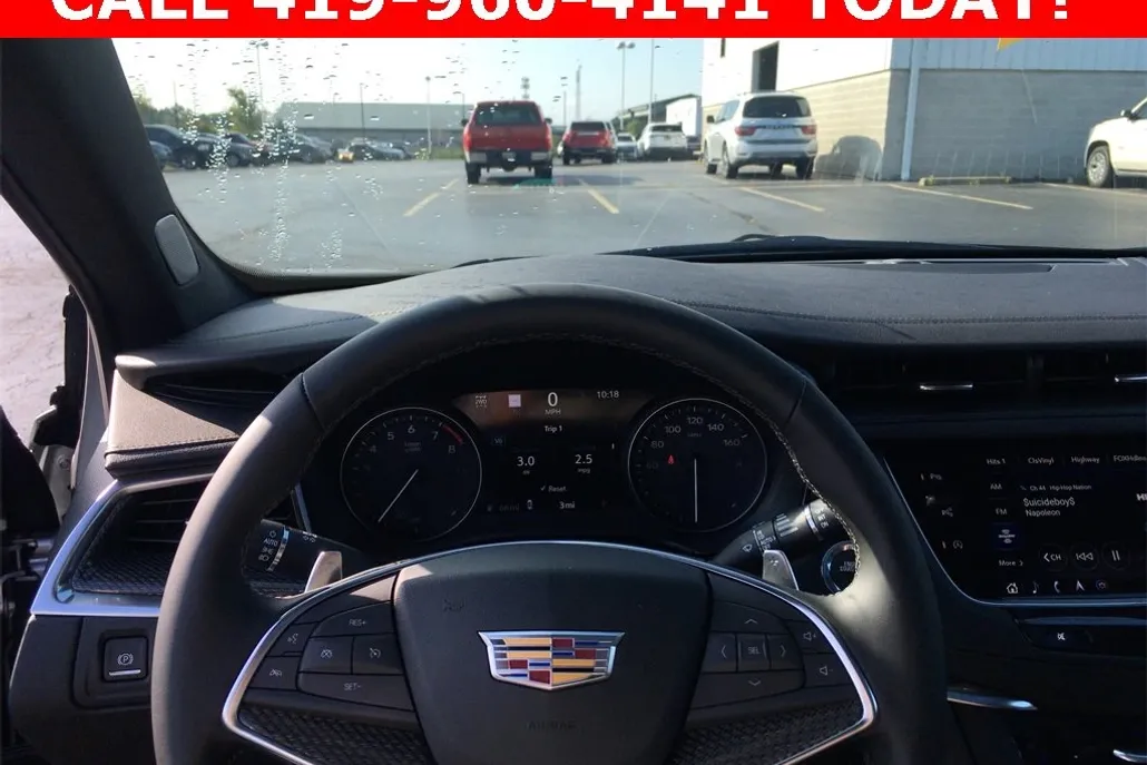 2025 Cadillac XT5 Sport photo 1