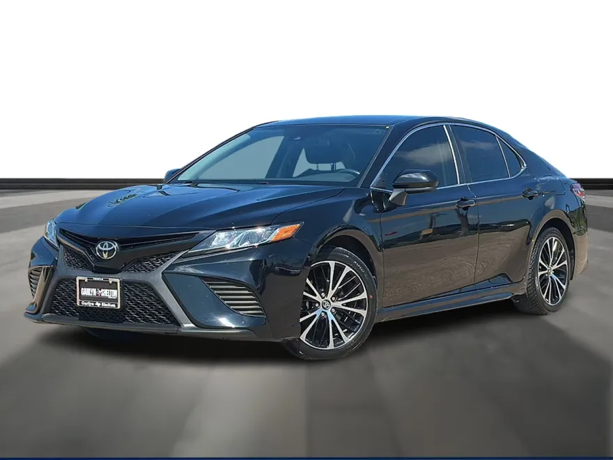 2019 Toyota Camry SE photo 1