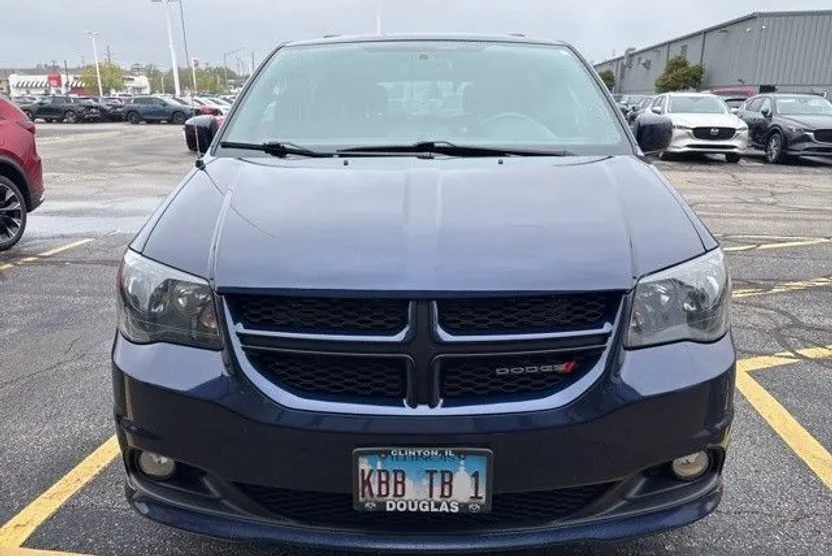 2017 Dodge Grand Caravan GT photo 1