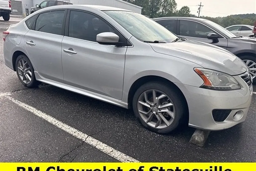 2014 Nissan Sentra SR photo 1