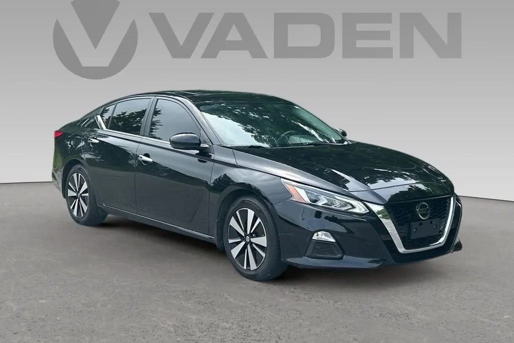 2022 Nissan Altima 2.5 SV photo 1