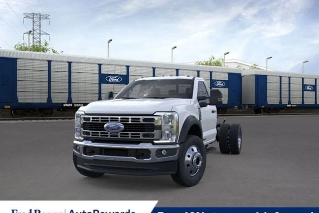 2026 Ford F-600 photo 1