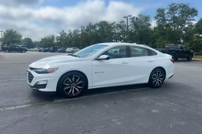 2022 Chevrolet Malibu RS photo 1