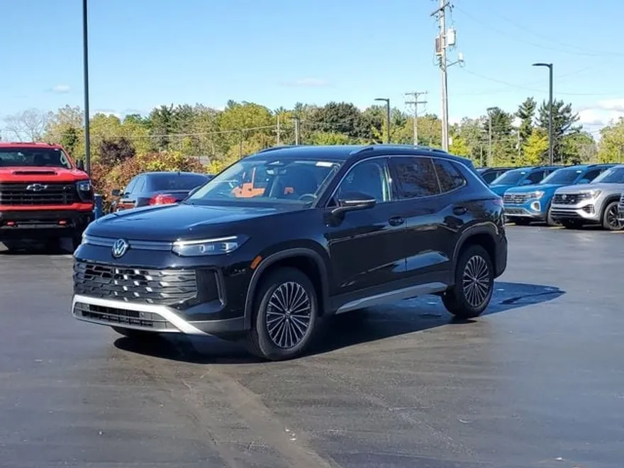 2025 Volkswagen Tiguan S photo 1