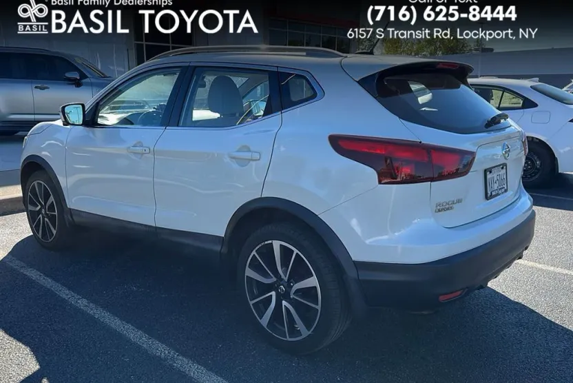 2018 Nissan Rogue Sport SL photo 1