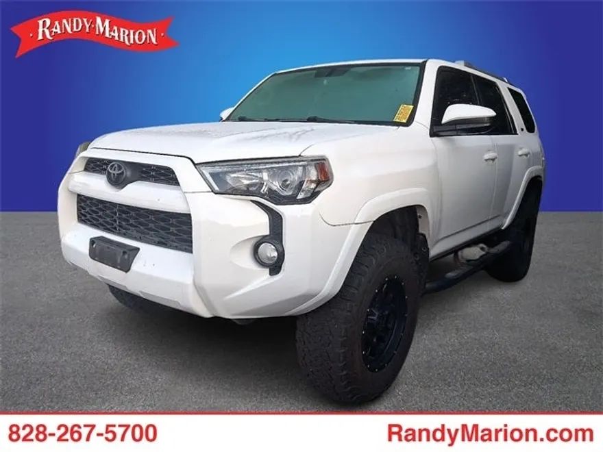 2015 Toyota 4Runner SR5 photo 1
