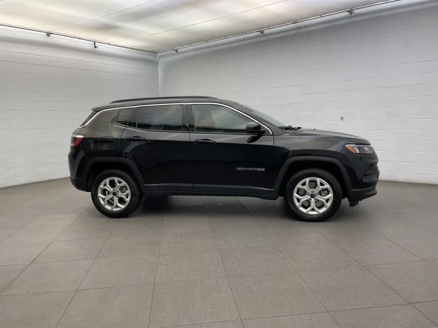 2025 Jeep Compass Latitude photo 1