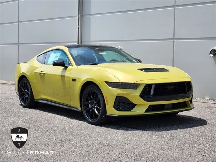 2025 Ford Mustang GT Premium photo 1