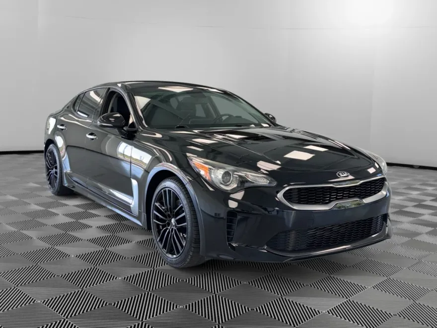 2018 Kia Stinger photo 1