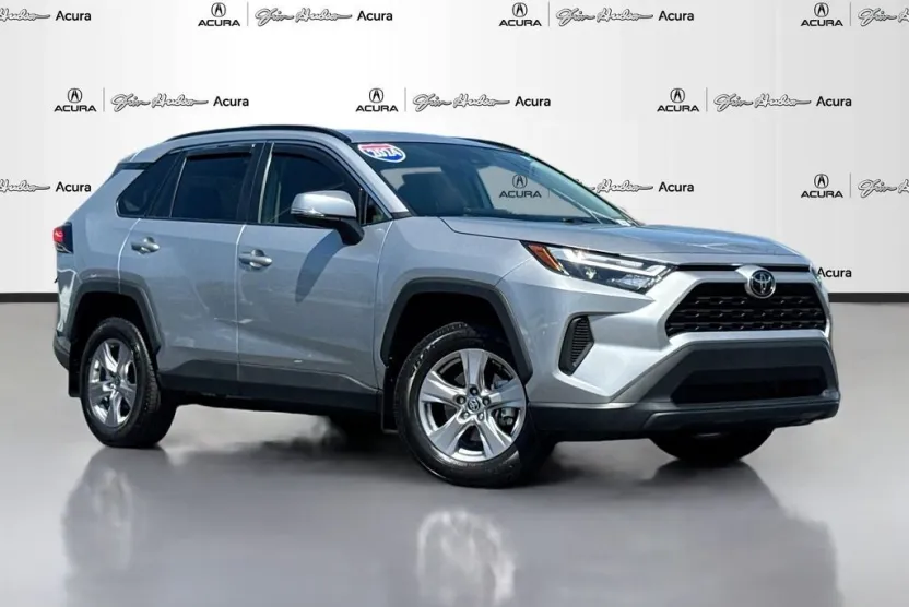 2024 Toyota RAV4 XLE photo 1
