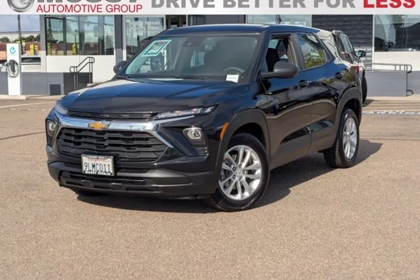 2024 Chevrolet Silverado 1500 LT photo 1