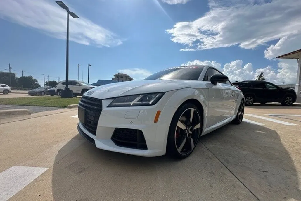 2022 Audi TT 2.0T S line photo 1