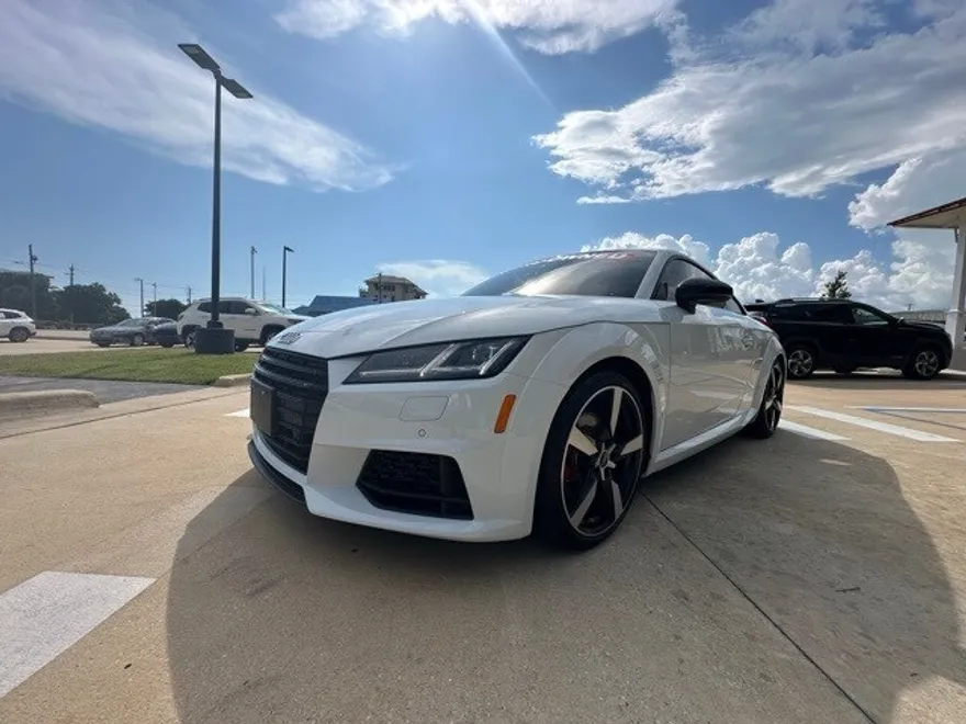 2022 Audi TT 2.0T S line photo 1