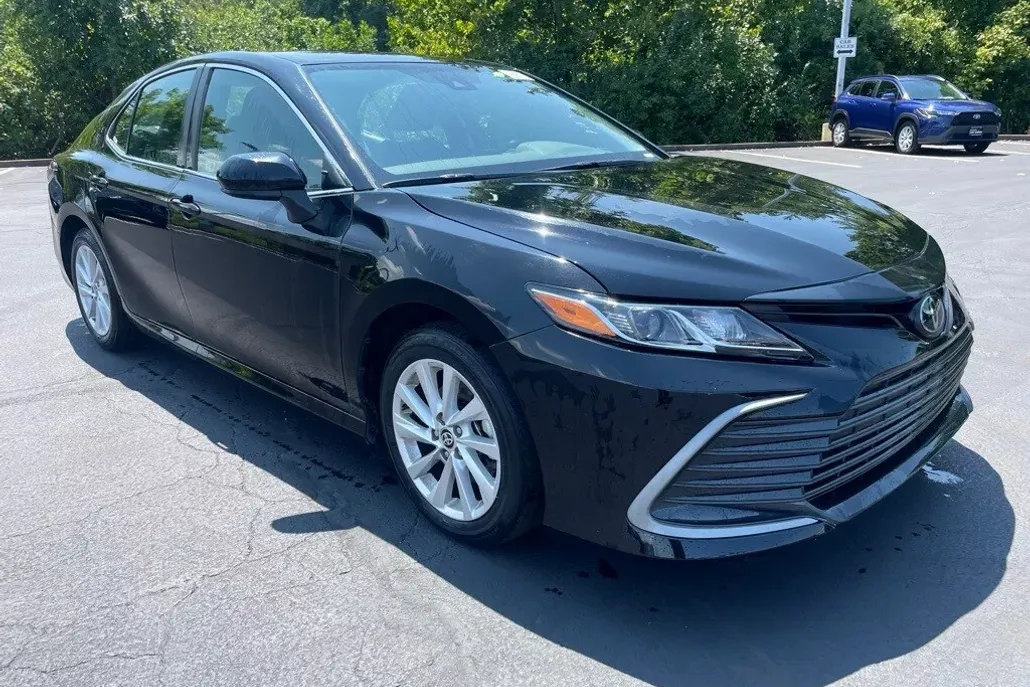 2024 Toyota Camry LE photo 1