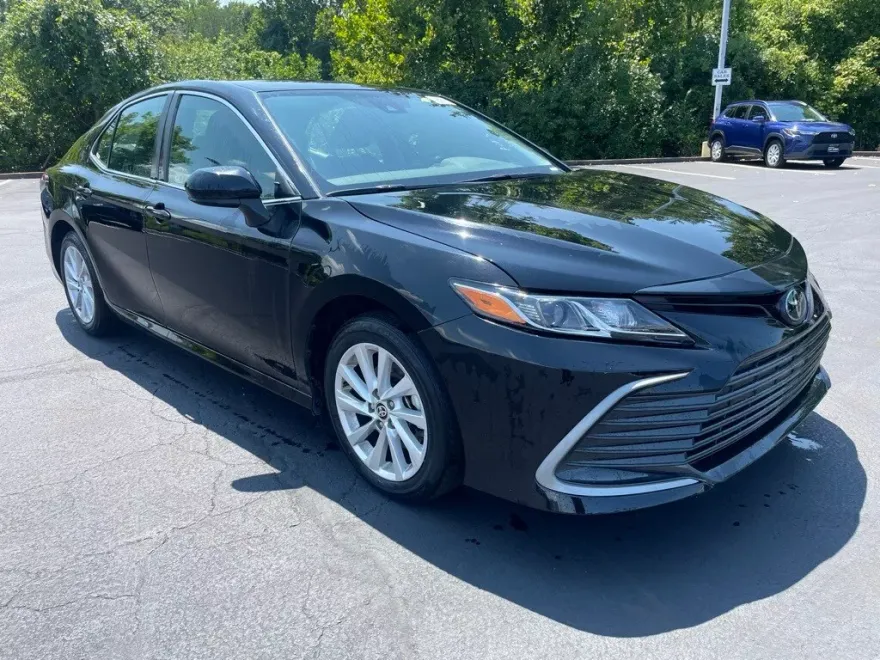 2024 Toyota Camry LE photo 1