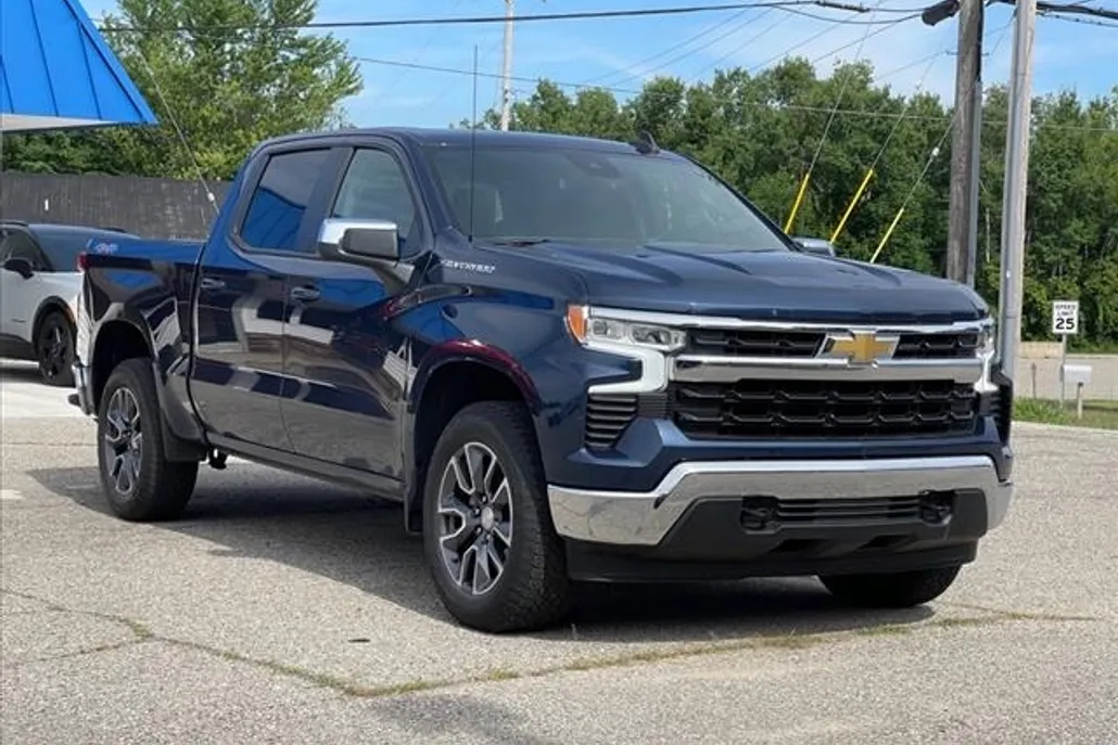 2022 Chevrolet Silverado 1500 LT photo 1